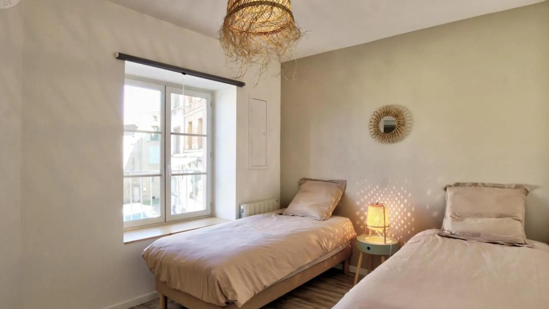 Appartement Authentique Et Confortable Avec Wifi, Parking Gratuit Et Cuisine Equipee A Saint-Galmier - Fr-1-496-276