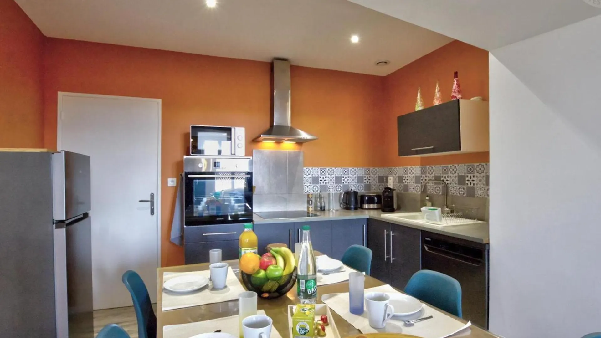 Appartement Authentique Et Confortable Avec Wifi, Parking Gratuit Et Cuisine Equipee A Saint-Galmier - Fr-1-496-276 Frankrijk