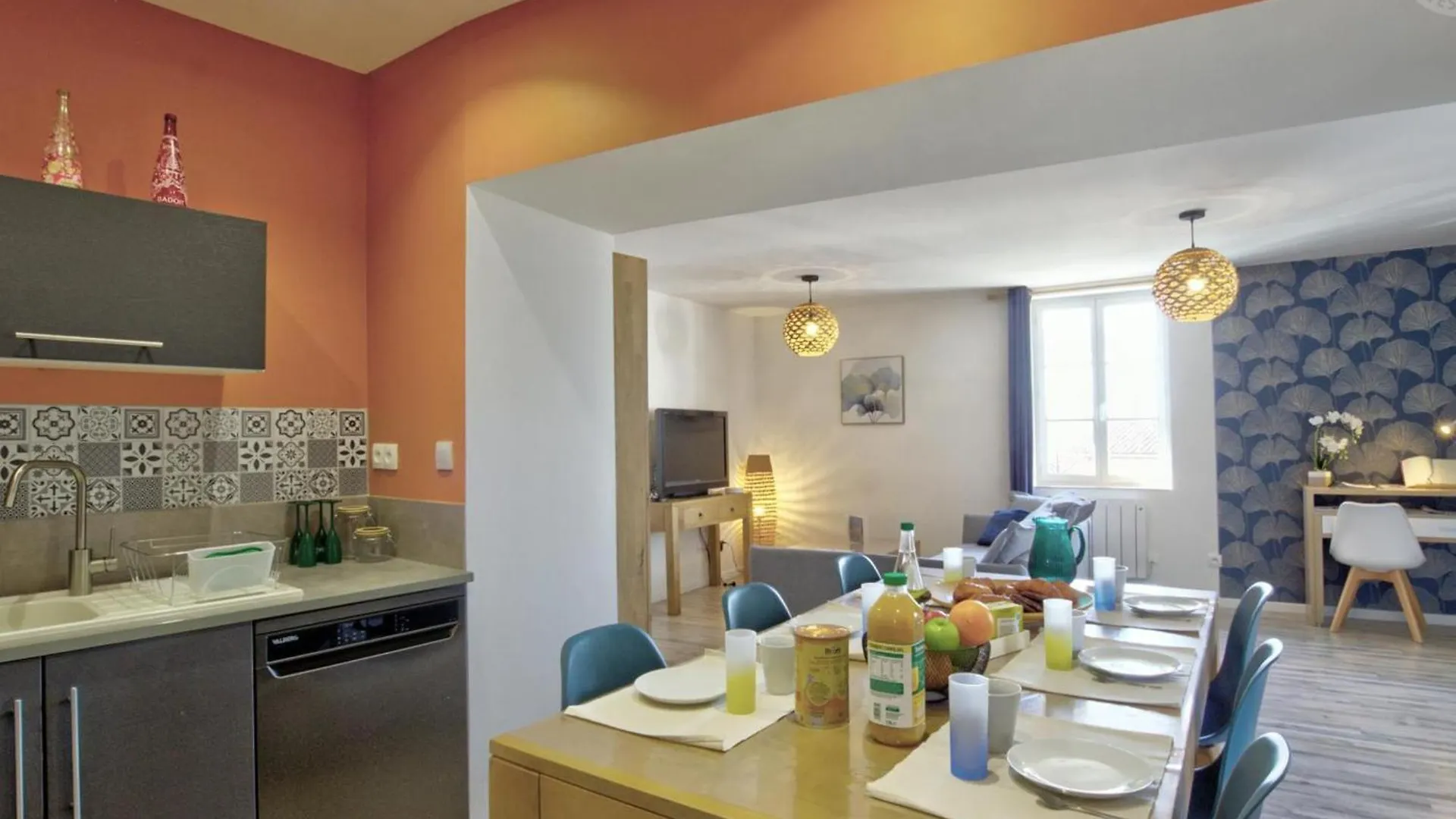 Appartement Authentique Et Confortable Avec Wifi, Parking Gratuit Et Cuisine Equipee A Saint-Galmier - Fr-1-496-276